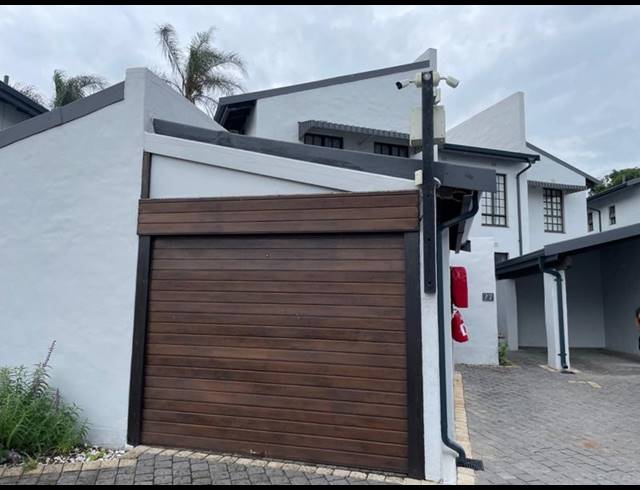 2 BEDROOM TOWNHOUSE FOR SALE IN UMHLANGA CENTRAL